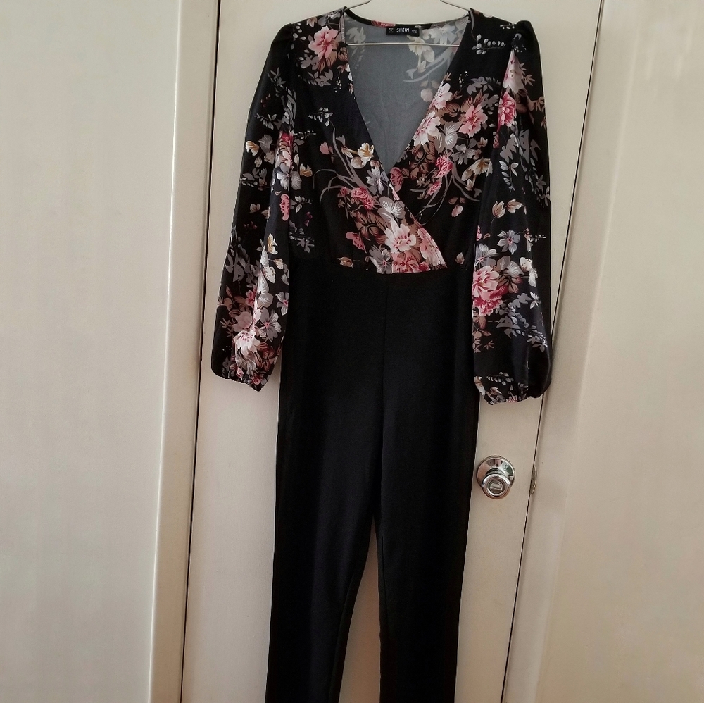 NWOT Floral Print Bishop Sleeve Jumpsuit - Picture 4 of 9